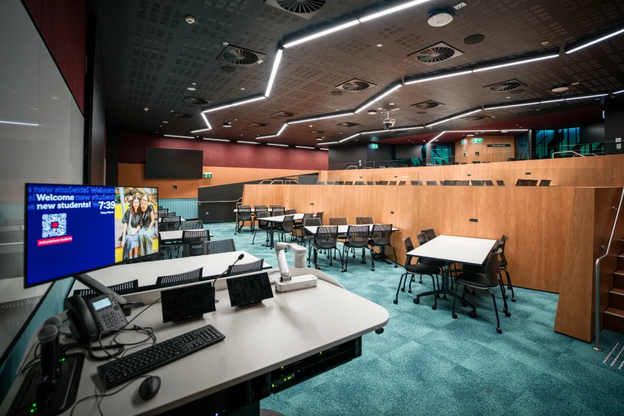 RMIT-University-Lecture-Theatre-Fitout-5_St-Ferrer